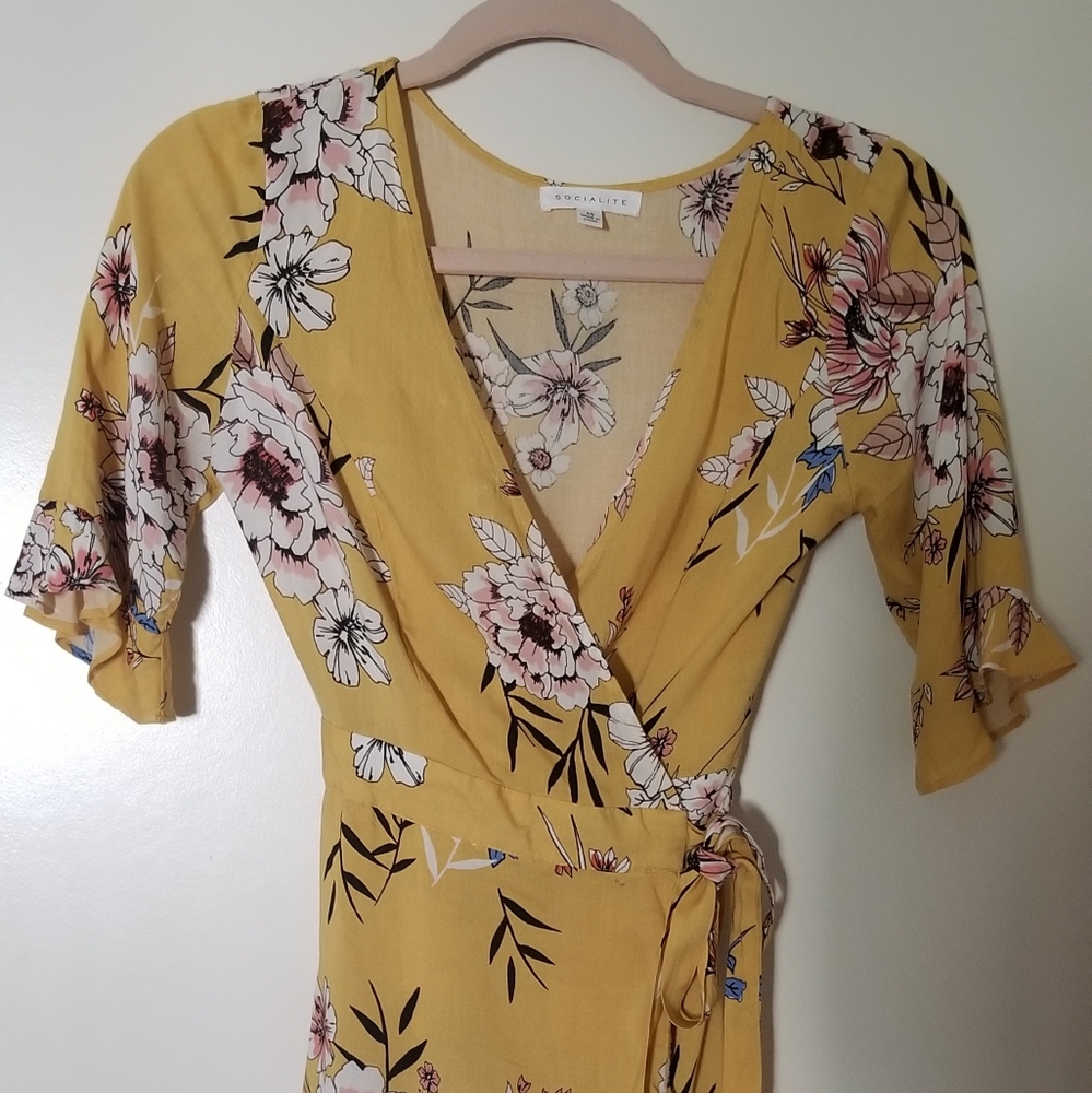 Socialite Xs wrap tie Spring dress *lightly worn